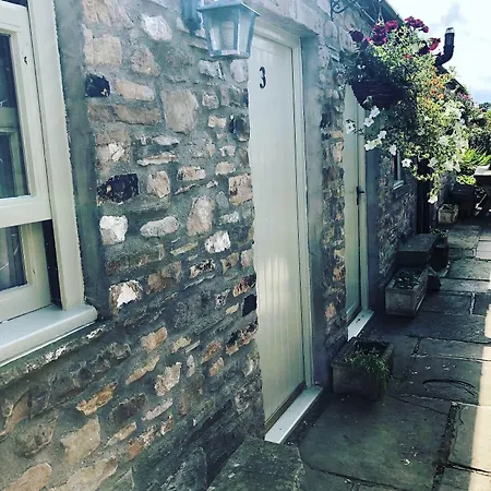 Bolton Arms 3*